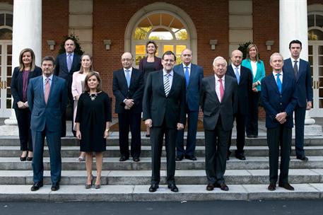 3/10/2014. Fotografía de familia del nuevo Gobierno. Fotografía de familia del nuevo Gobierno antes de la reunión del Consejo de Ministros